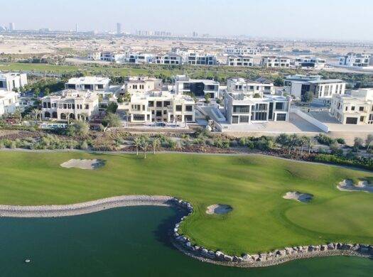 Dubai Hills Estate satılık villa ve golf sahası manzarası